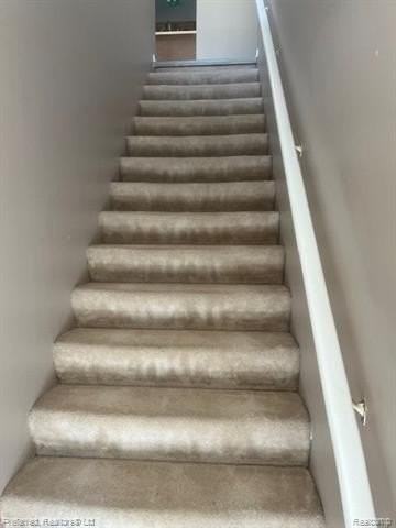 11758 Farmington Rd - Photo 3 of 13