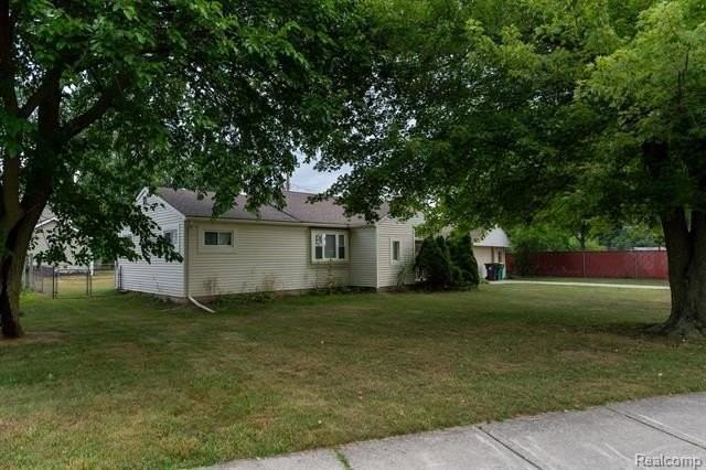 30446 Shiawassee Rd - Photo 3 of 27