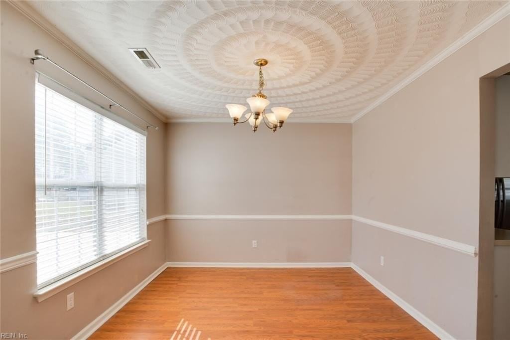 2105 King St - Photo 2 of 24