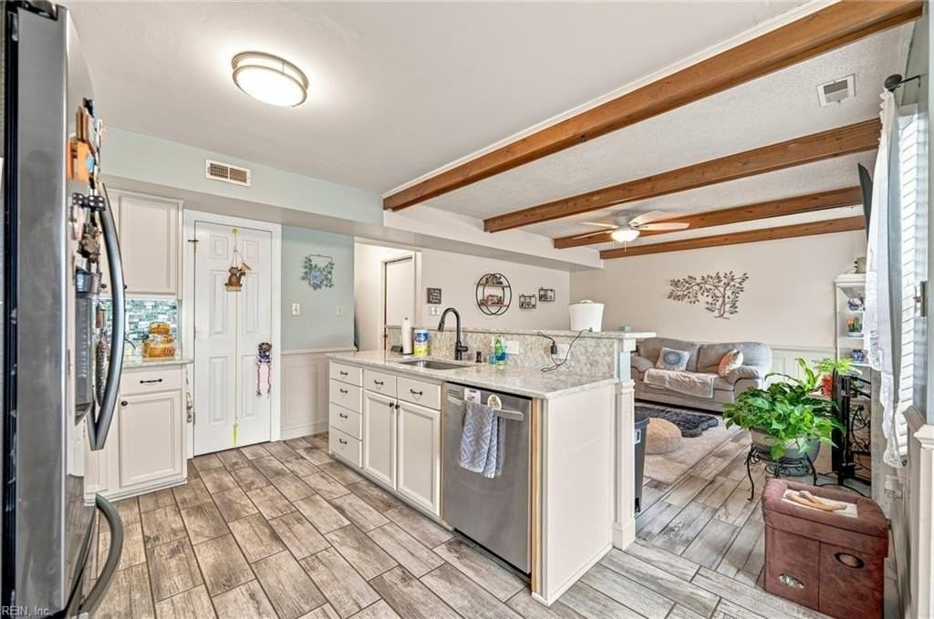 3941 Terrywood Dr - Photo 4 of 19