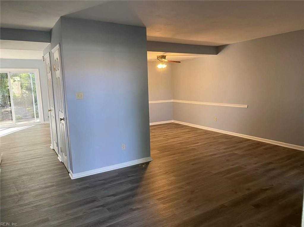 4407 Bennett Ln - Photo 3 of 33