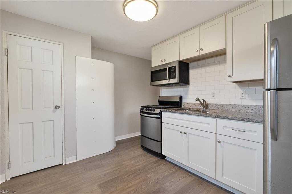 315 15th St #6 - Photo 3 of 20