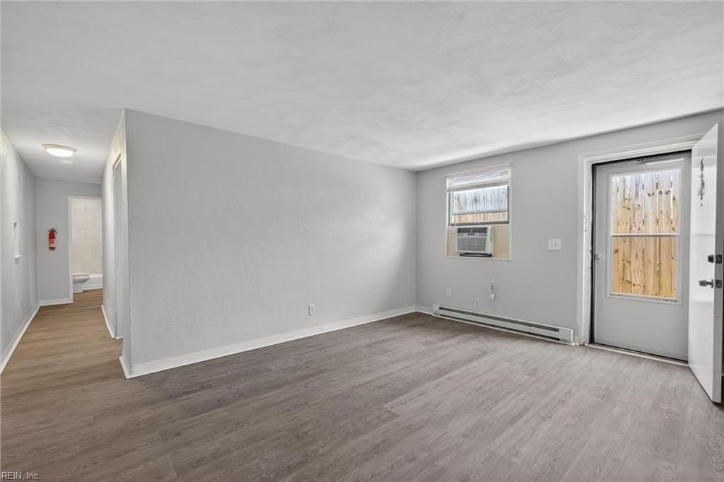 315 15th St #6 - Photo 7 of 20