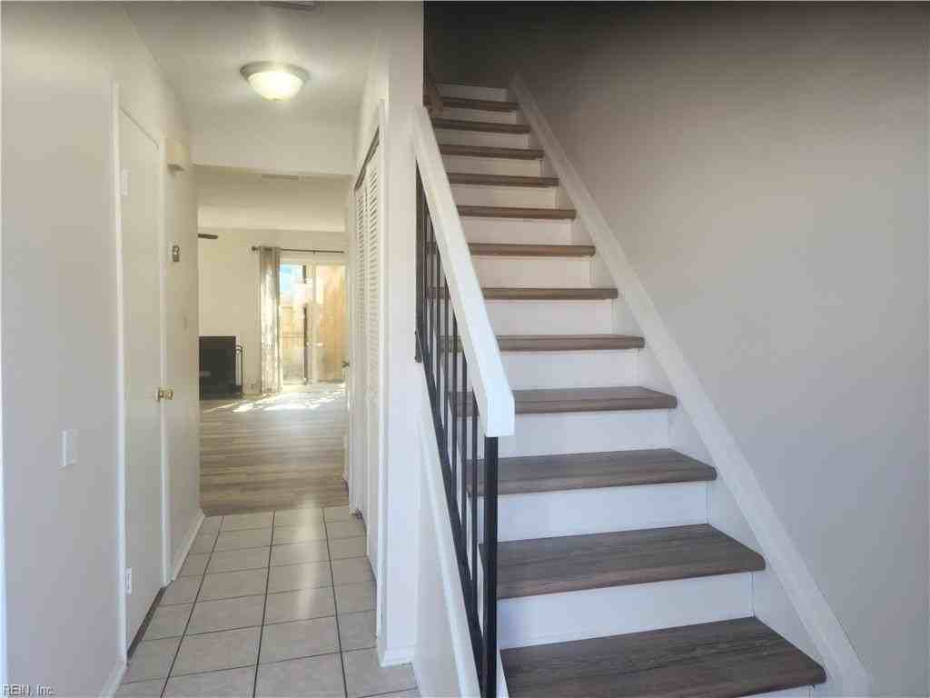 1408 Woodscape Ln - Photo 3 of 24