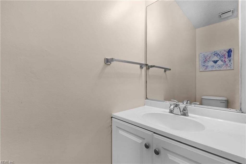 1408 Woodscape Ln - Photo 7 of 24