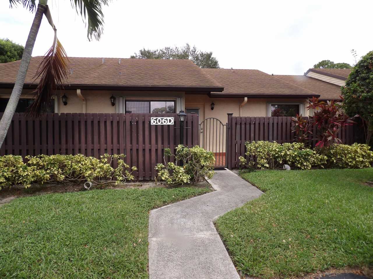 606 Sea Pine Way #D - Photo 5 of 44