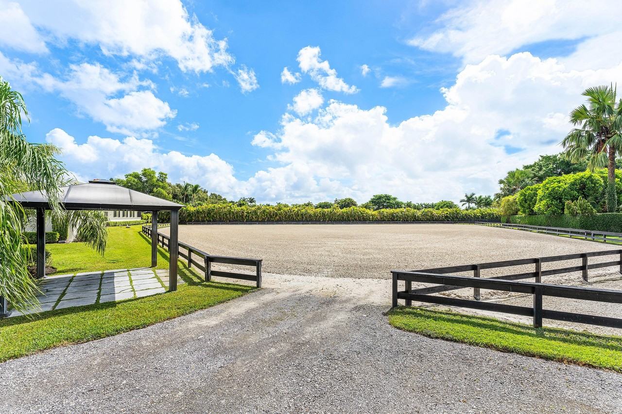 14155 Equestrian Way - Photo 4 of 17