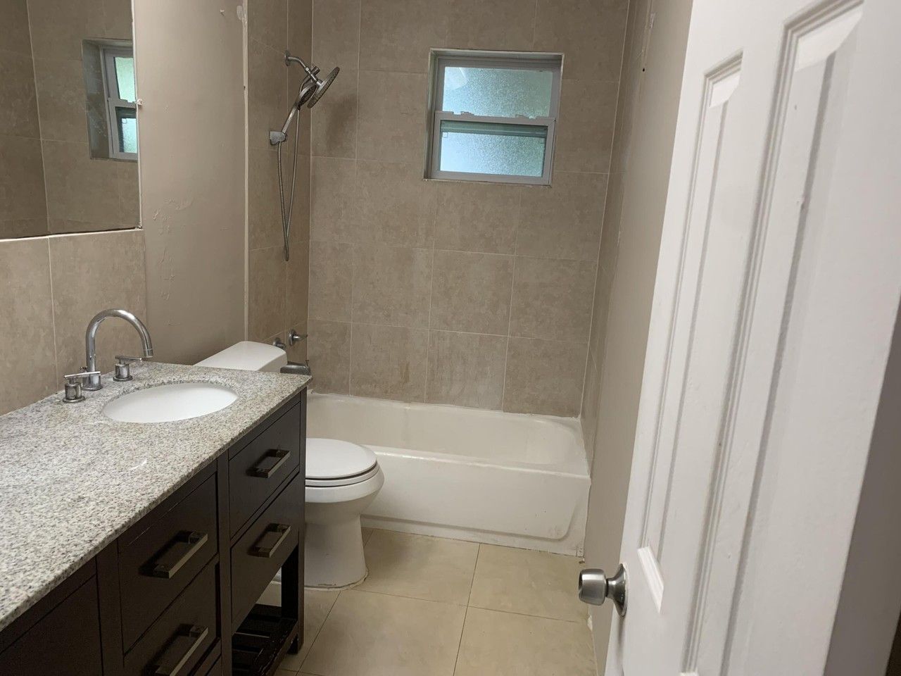 3296 Nw 41st St - Photo 6 of 22