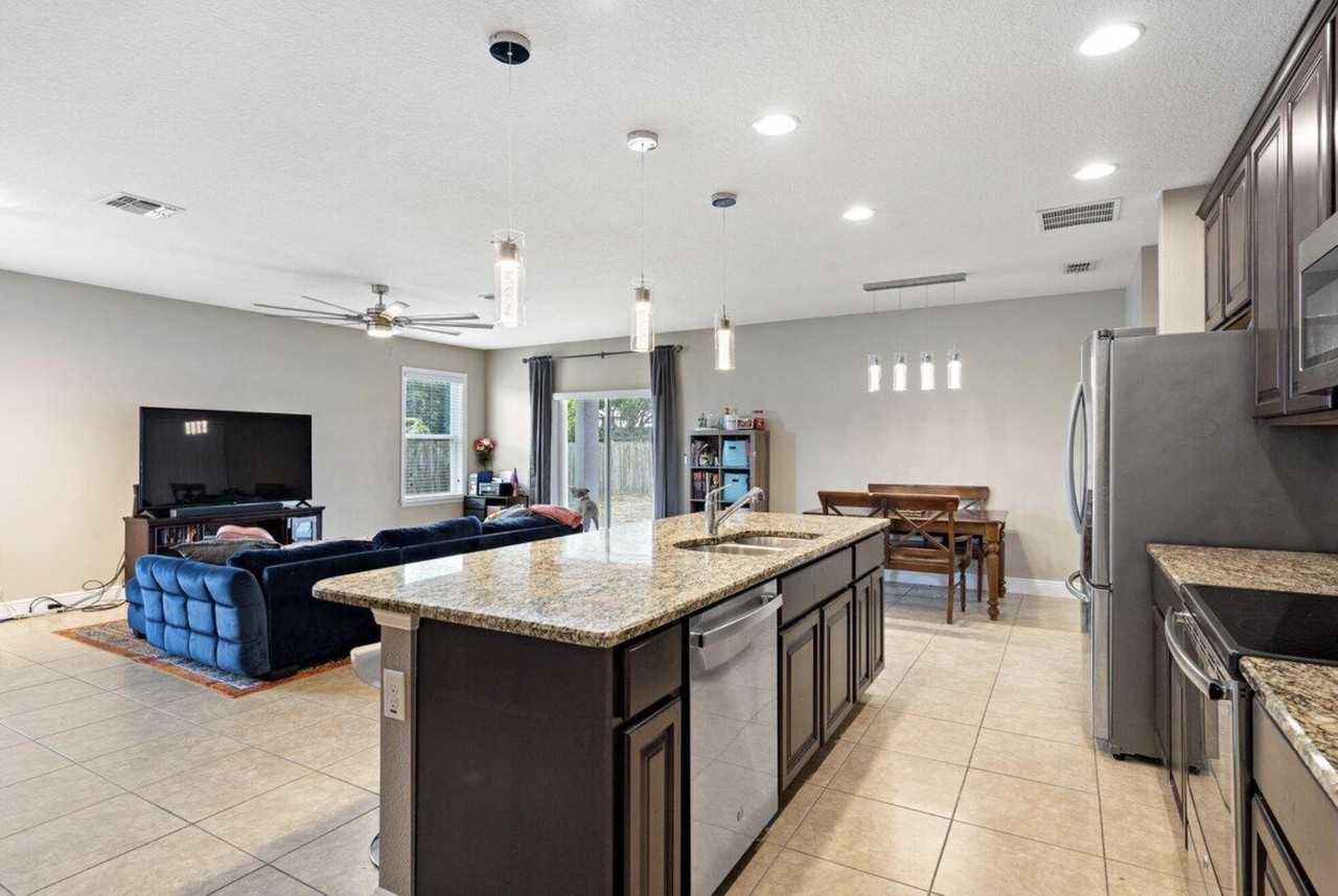 3650 Sw Rivera St - Photo 5 of 16