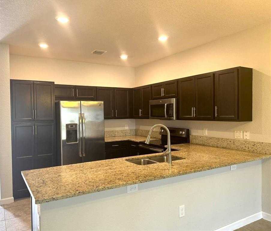 5887 Nw 56th Pl #5887 - Photo 4 of 17