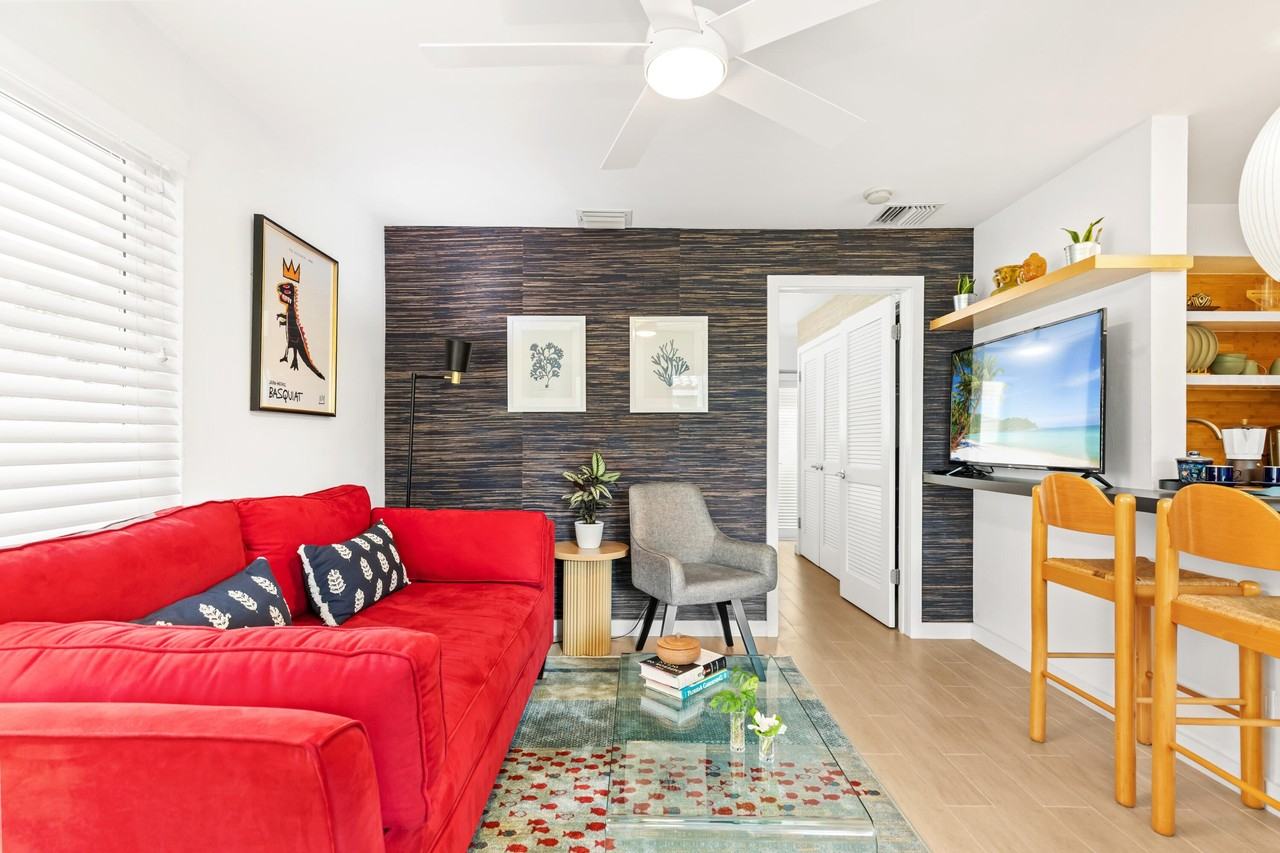 615 Ne 10th Ave #101B - Photo 2 of 28