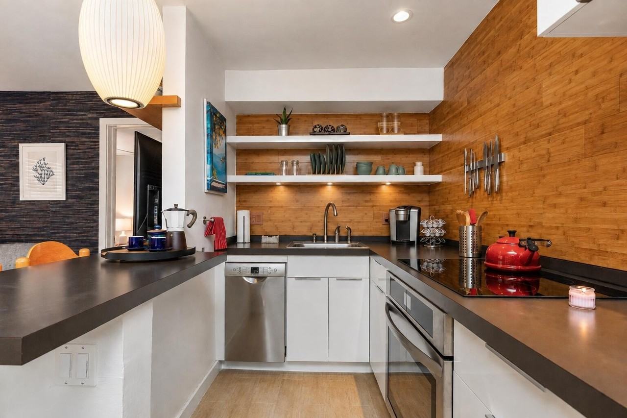 615 Ne 10th Ave #101B - Photo 3 of 28
