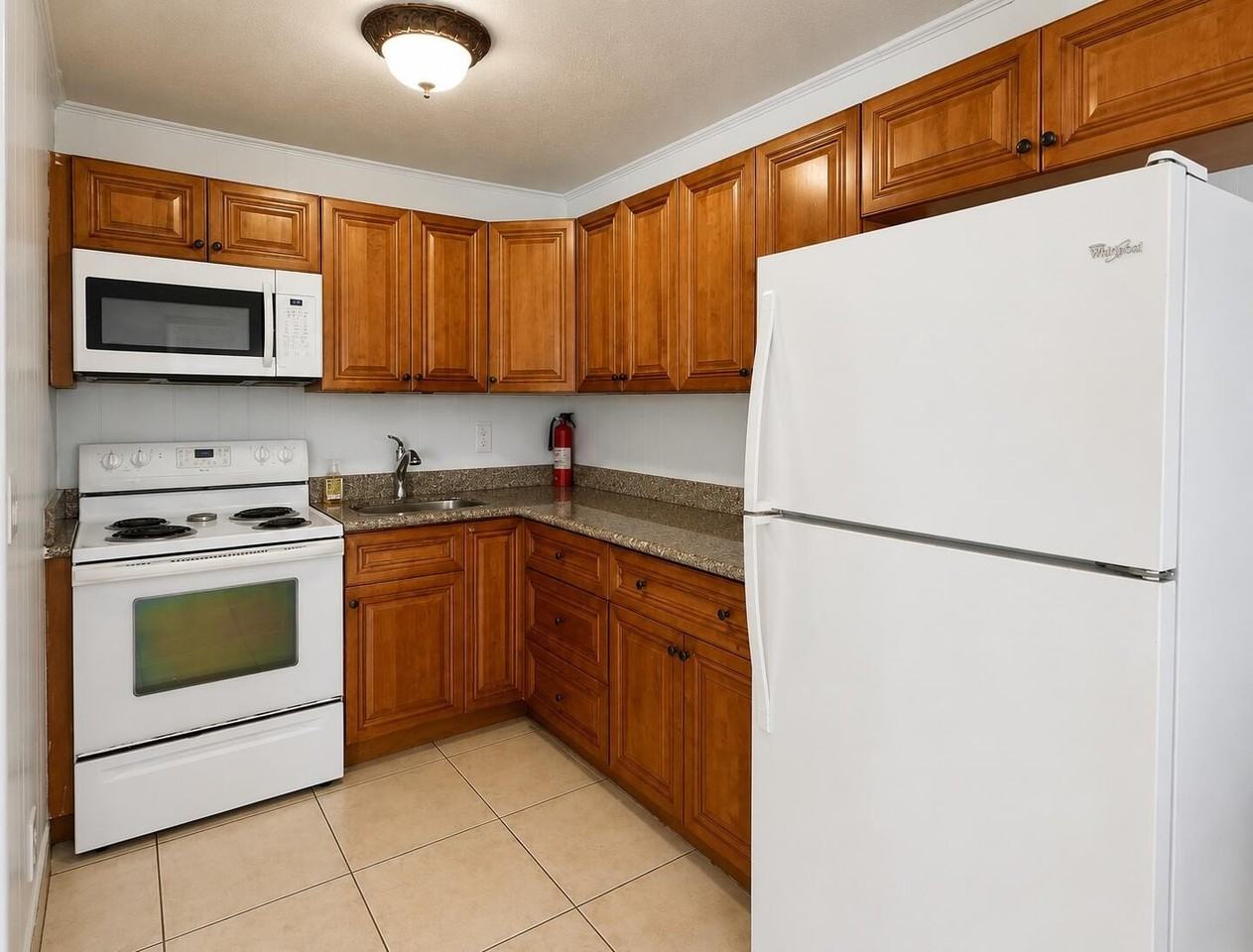 121 Cleveland St #3 - Photo 6 of 10