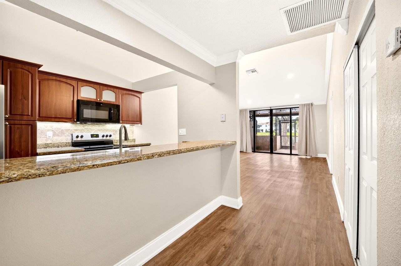 921 Nw 122nd Ter - Photo 6 of 49