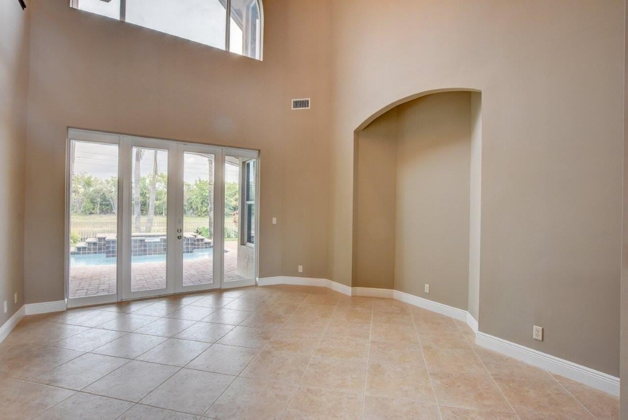 6669 Cobia Cir - Photo 5 of 50
