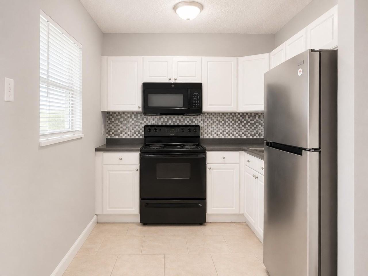 181 Nw 42nd St #2 - Photo 3 of 17