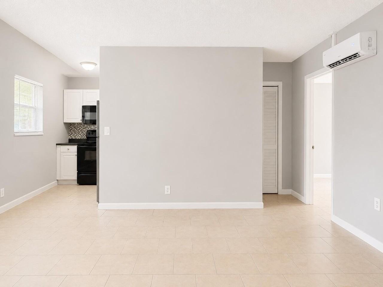 181 Nw 42nd St #2 - Photo 6 of 17