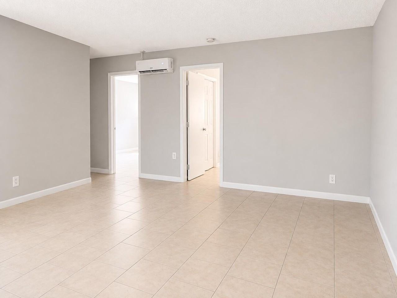 181 Nw 42nd St #2 - Photo 7 of 17