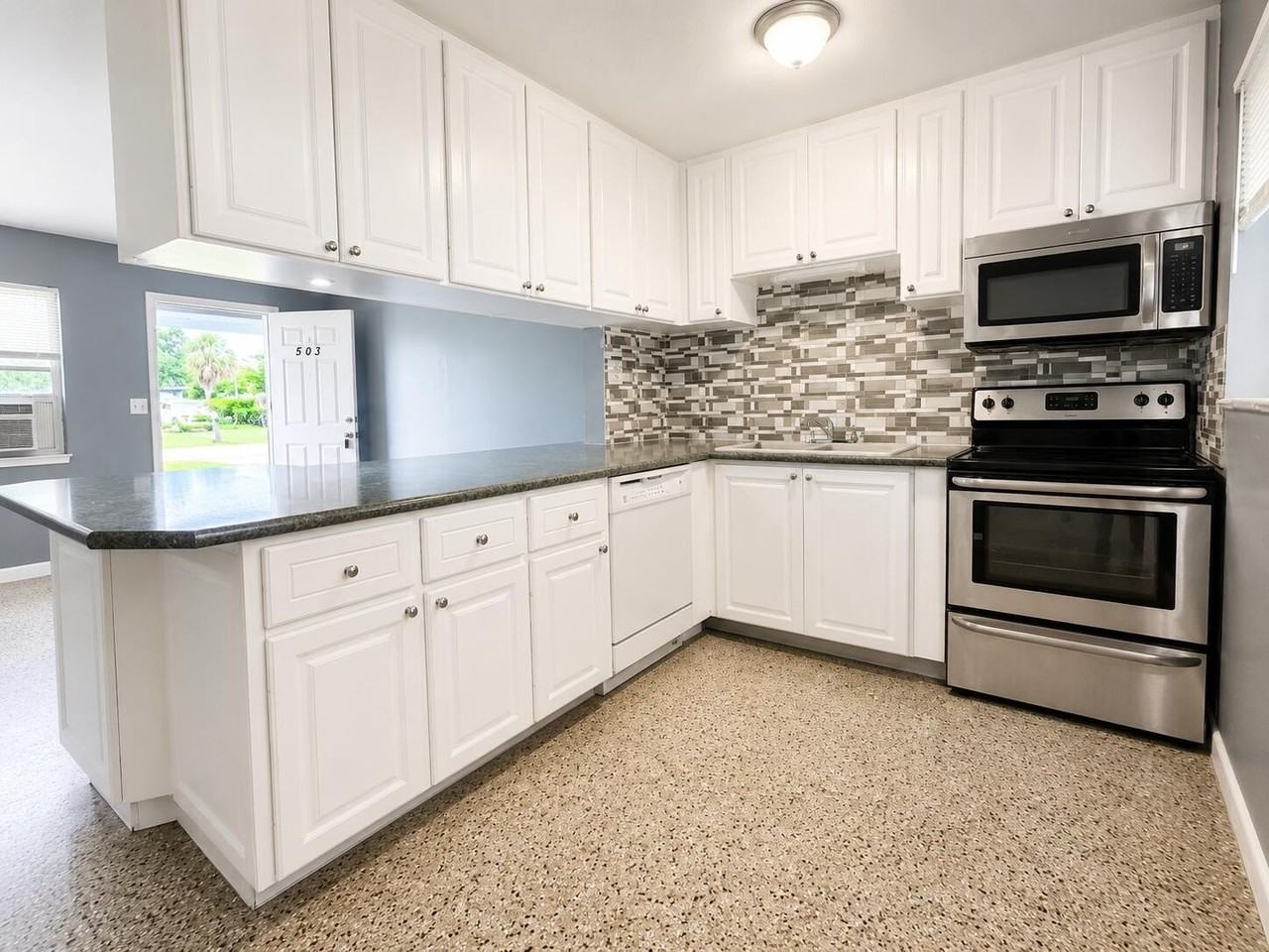 503 Se Flamingo Ave - Photo 3 of 10