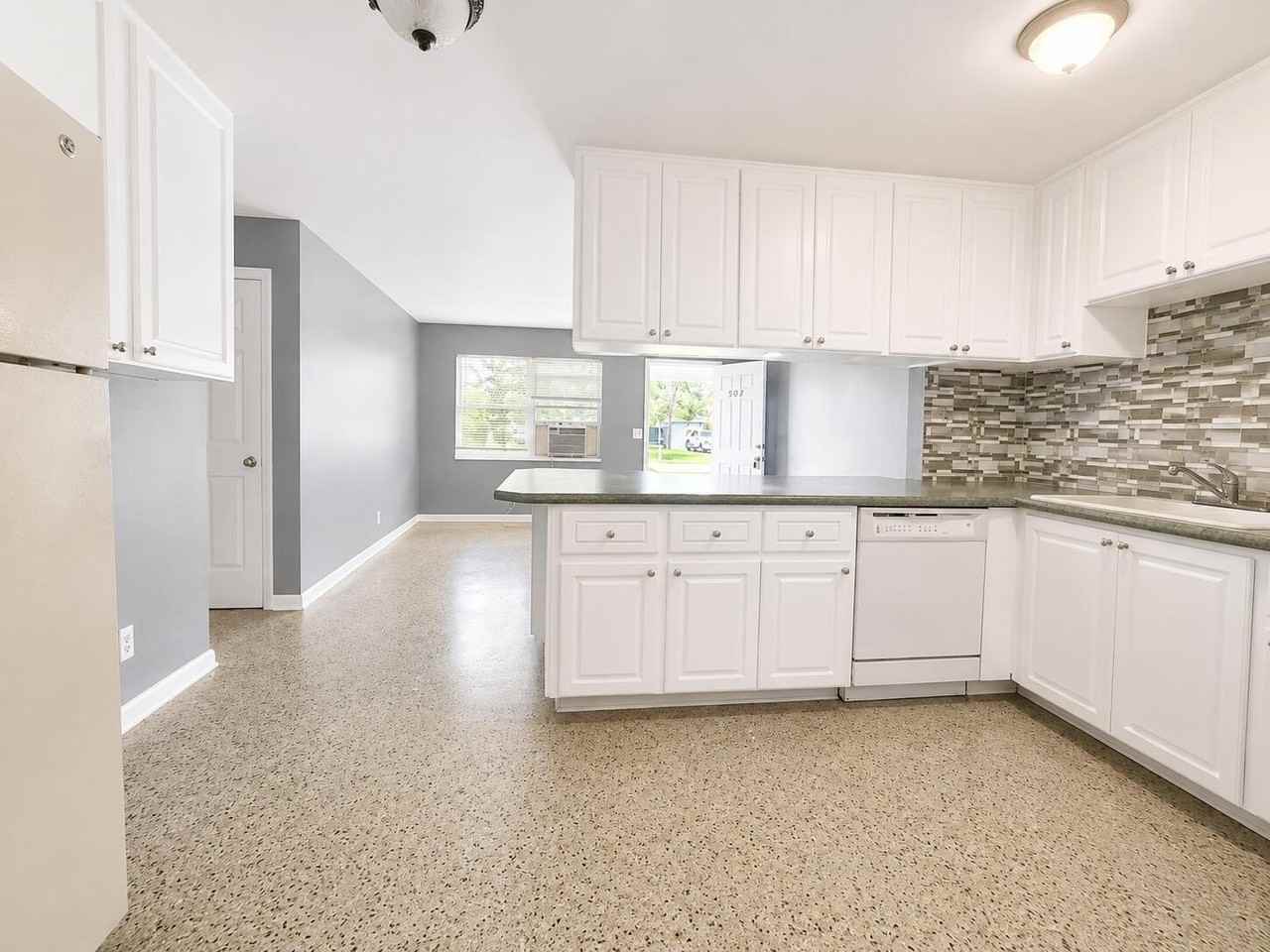 503 Se Flamingo Ave - Photo 4 of 10