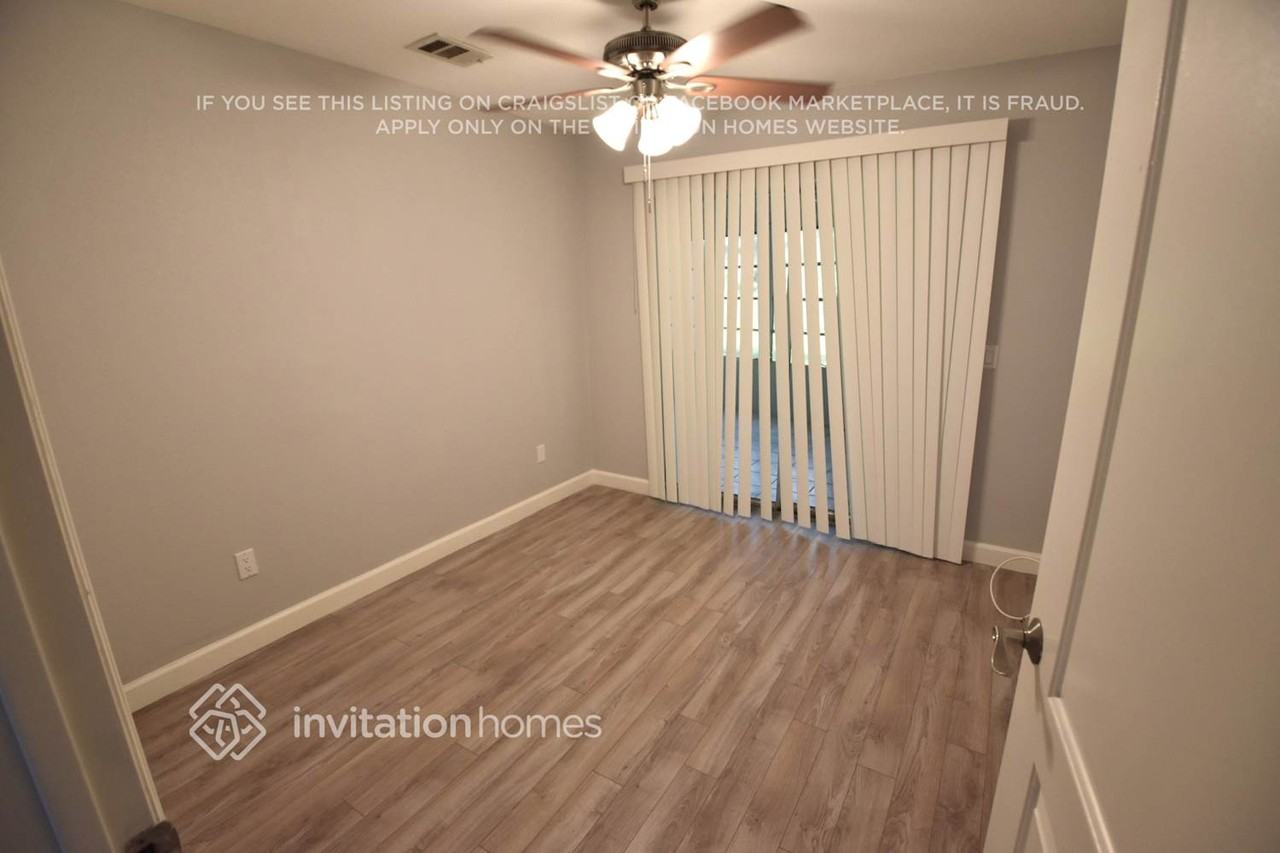 2363 Ambrose Ln - Photo 5 of 15