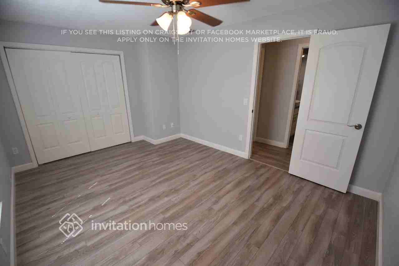 2363 Ambrose Ln - Photo 7 of 15