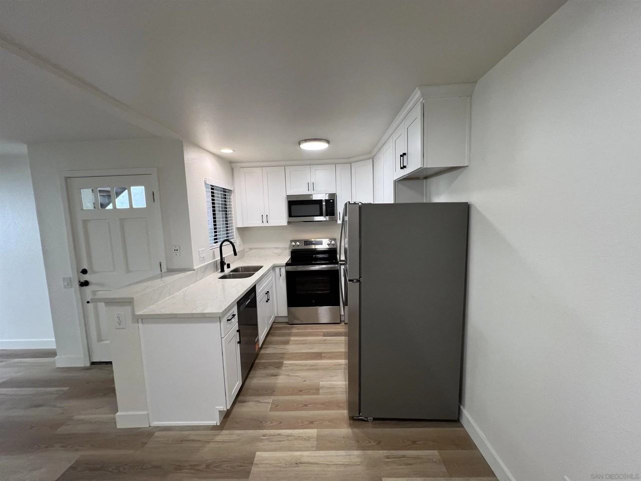 3552 Sunset Ln #22 - Photo 7 of 36