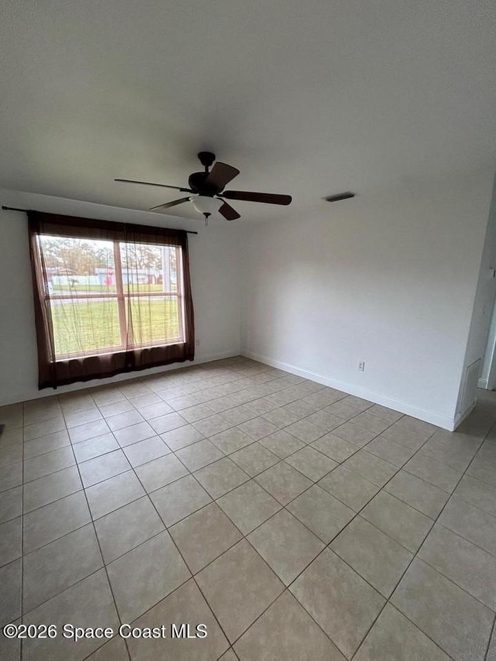 1750 Cowan Dr - Photo 2 of 9