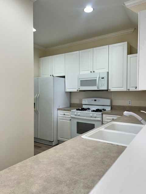 2113 Thornblade Dr #2113 - Photo 2 of 11