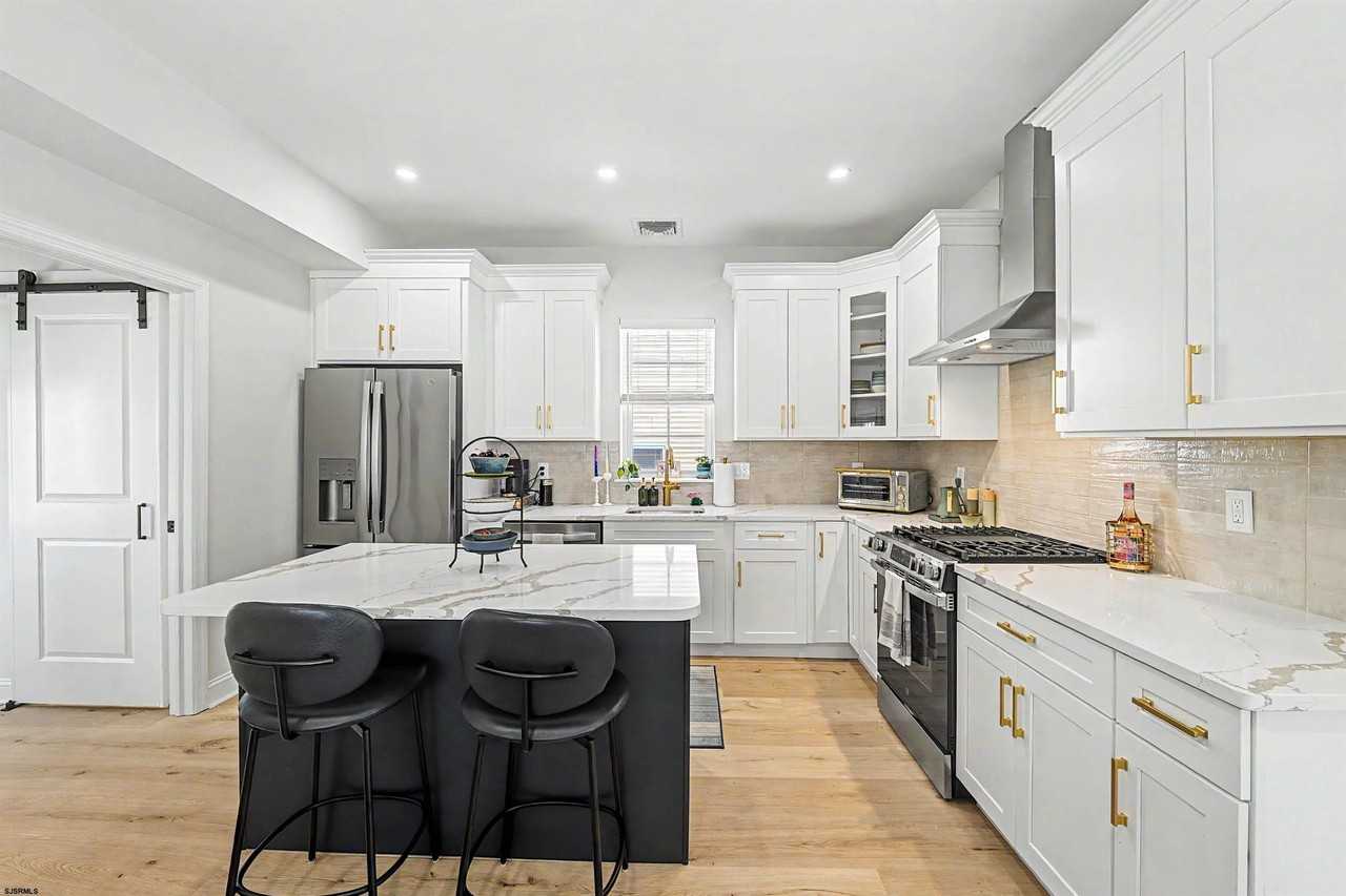 129 N New Haven Ave #FL2 - Photo 4 of 27