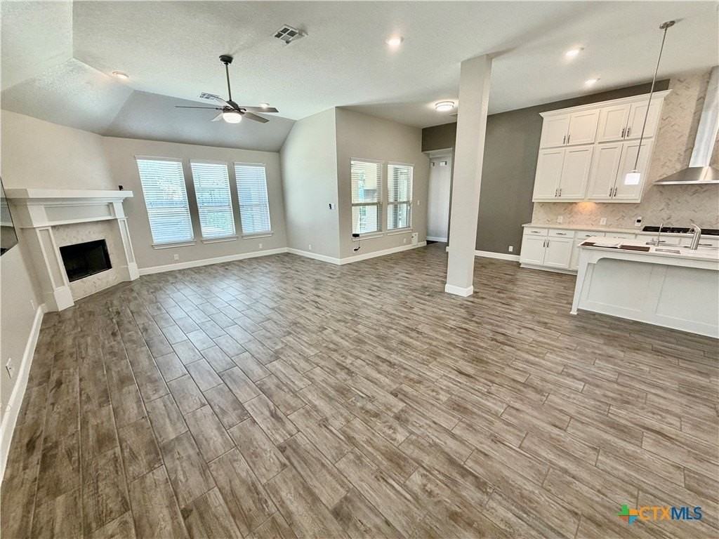 1404 Pioneer Dr - Photo 6 of 43
