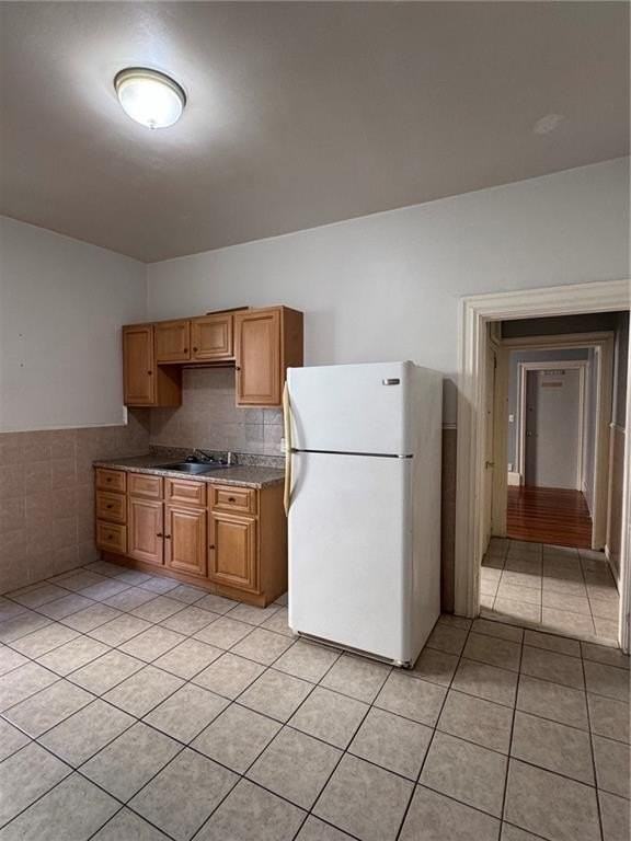 1402 Westminster St #2R - Photo 4 of 9