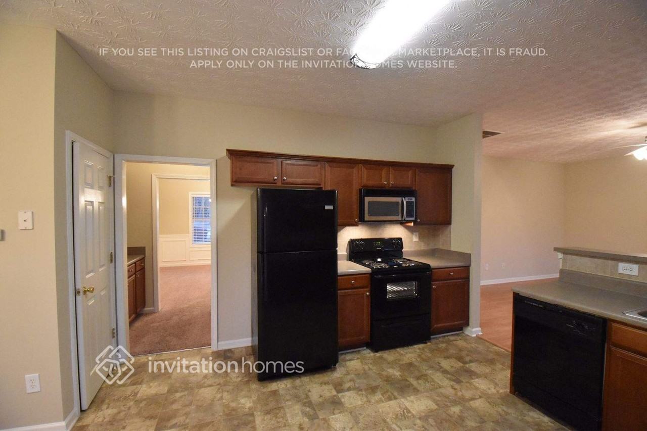 333 Interlake Pass - Photo 4 of 11