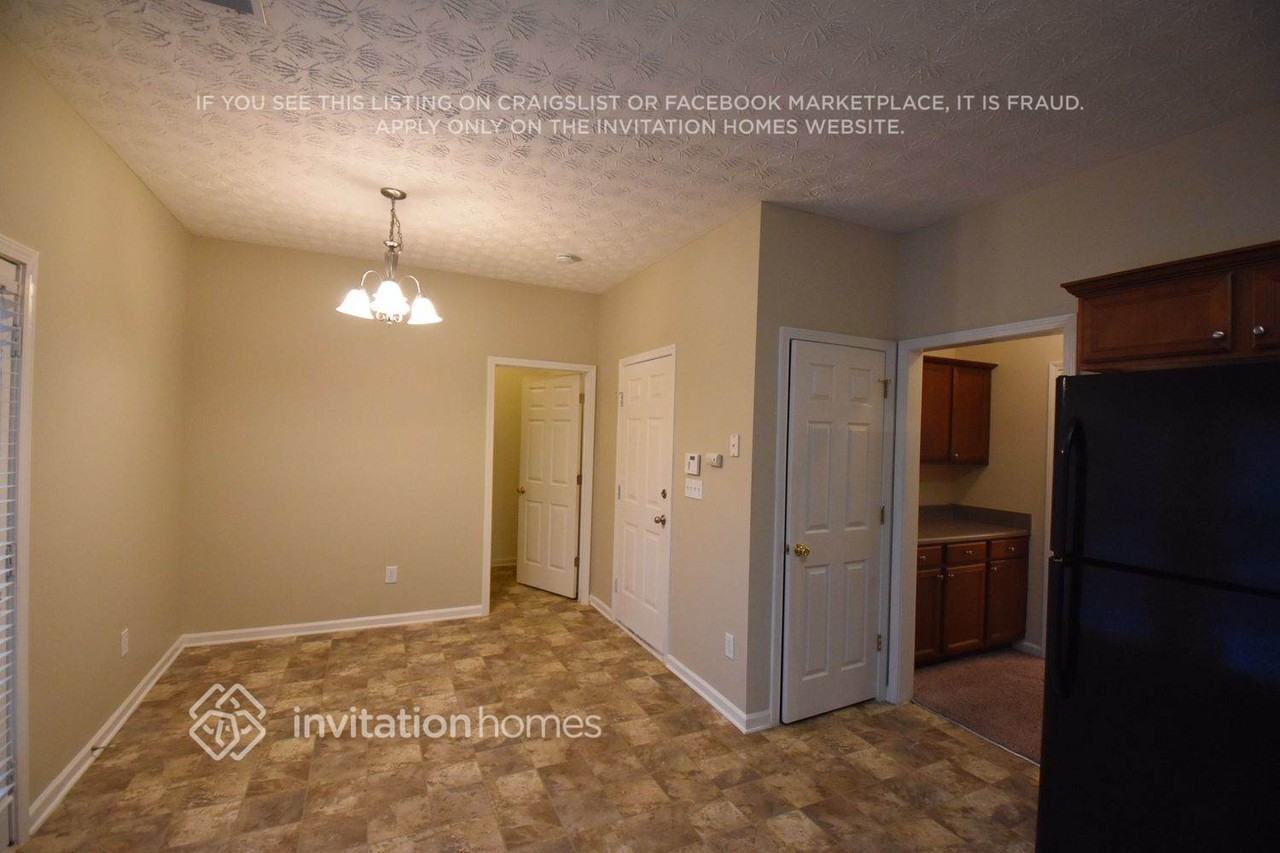 333 Interlake Pass - Photo 5 of 11