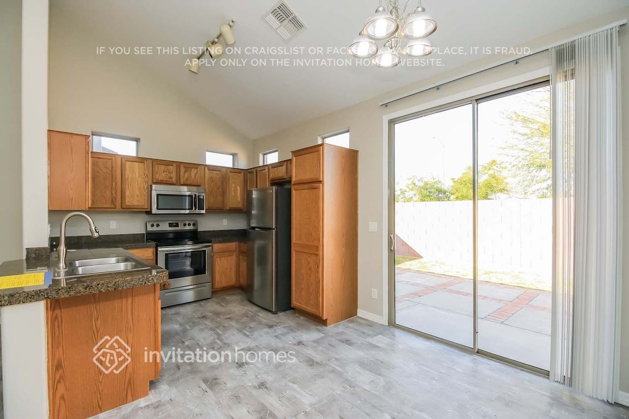 9912 E Escondido Ave - Photo 6 of 16