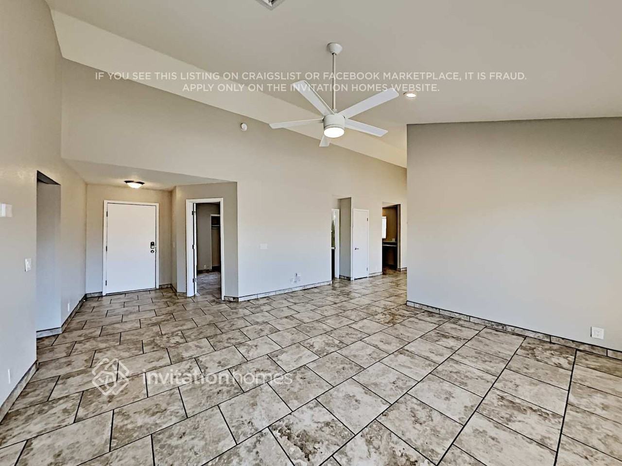 7141 W Paradise Dr - Photo 3 of 16