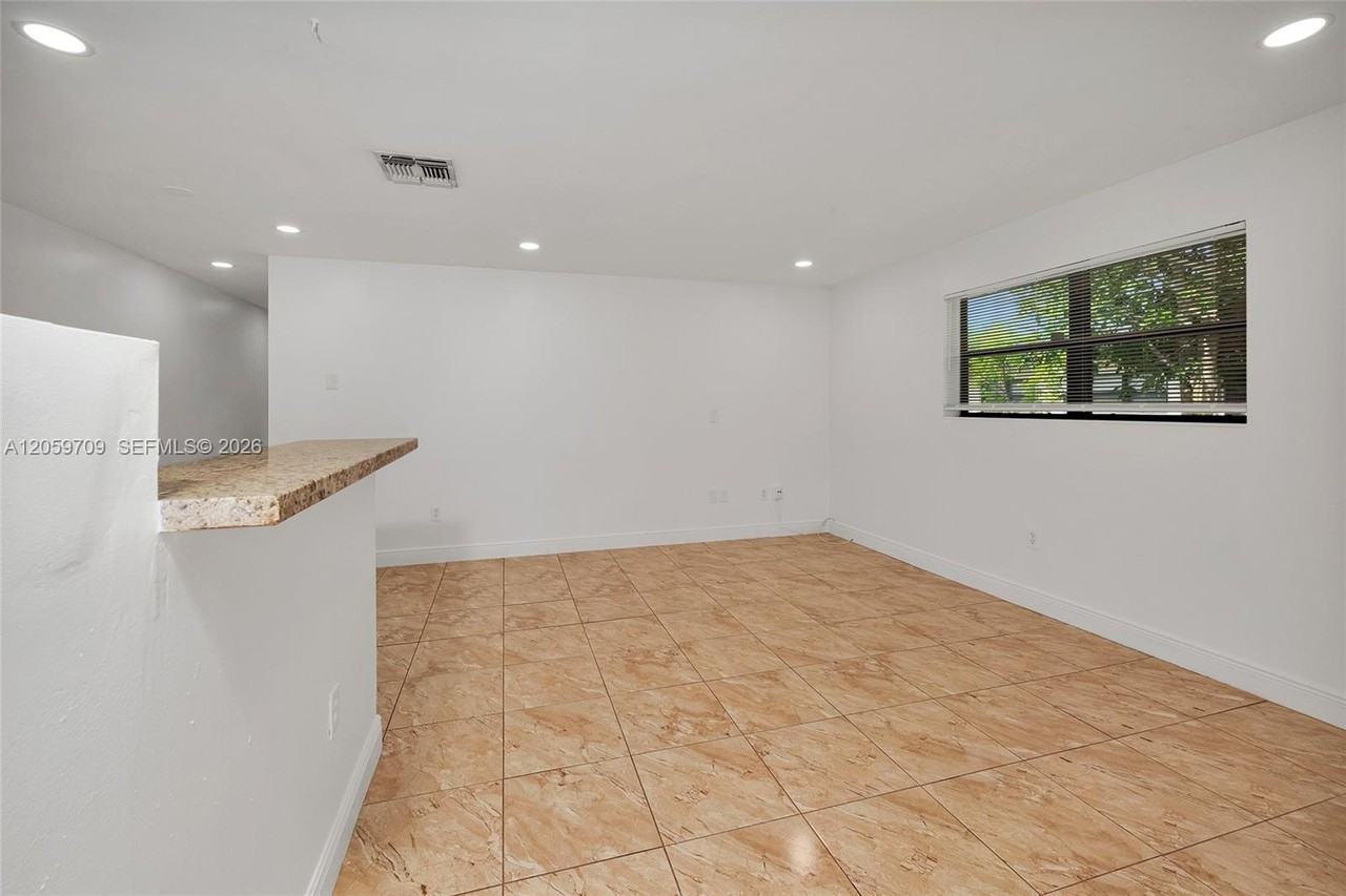 8752 Sw 145th St - Photo 2 of 6