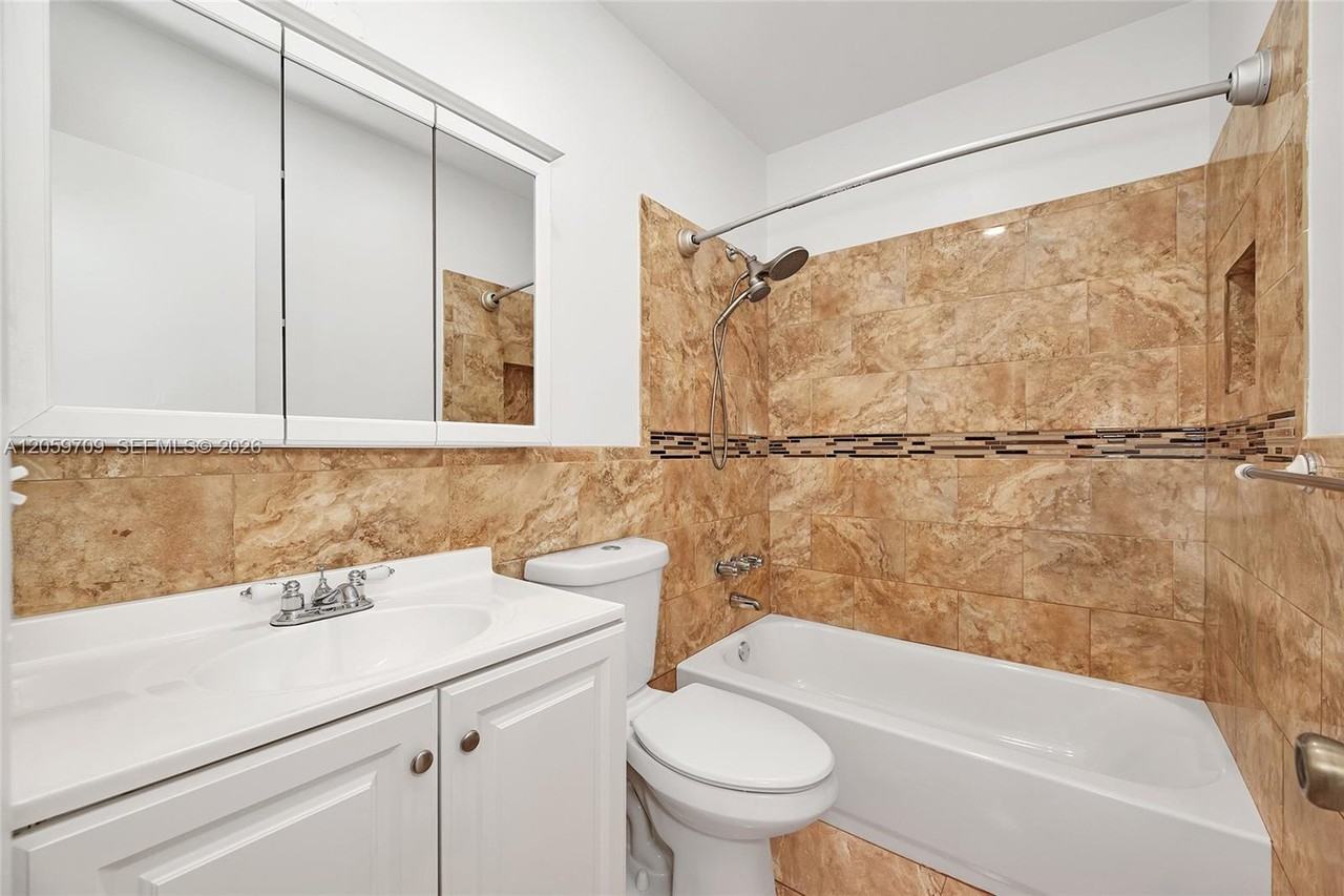 8752 Sw 145th St - Photo 5 of 6
