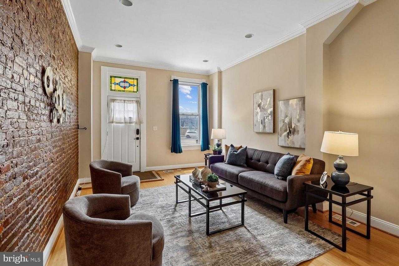 2106 Fleet St - Photo 4 of 50