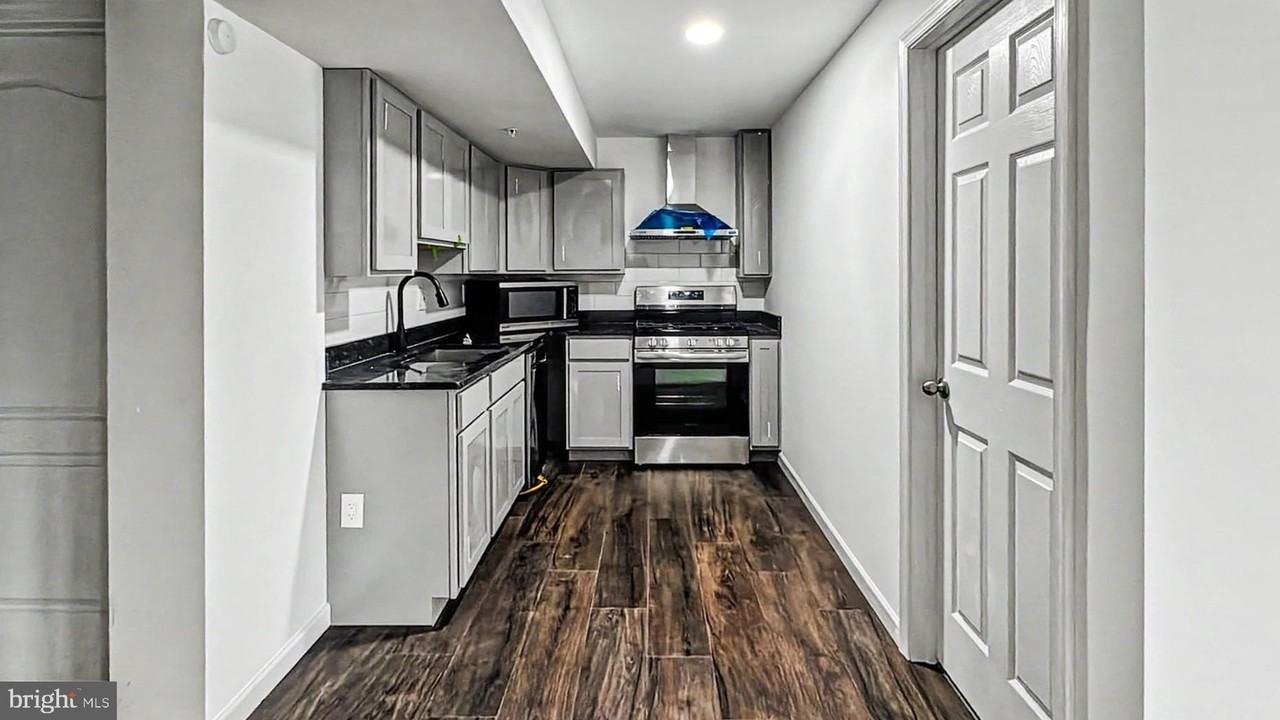 6515 Langbrooke Ct - Photo 2 of 8