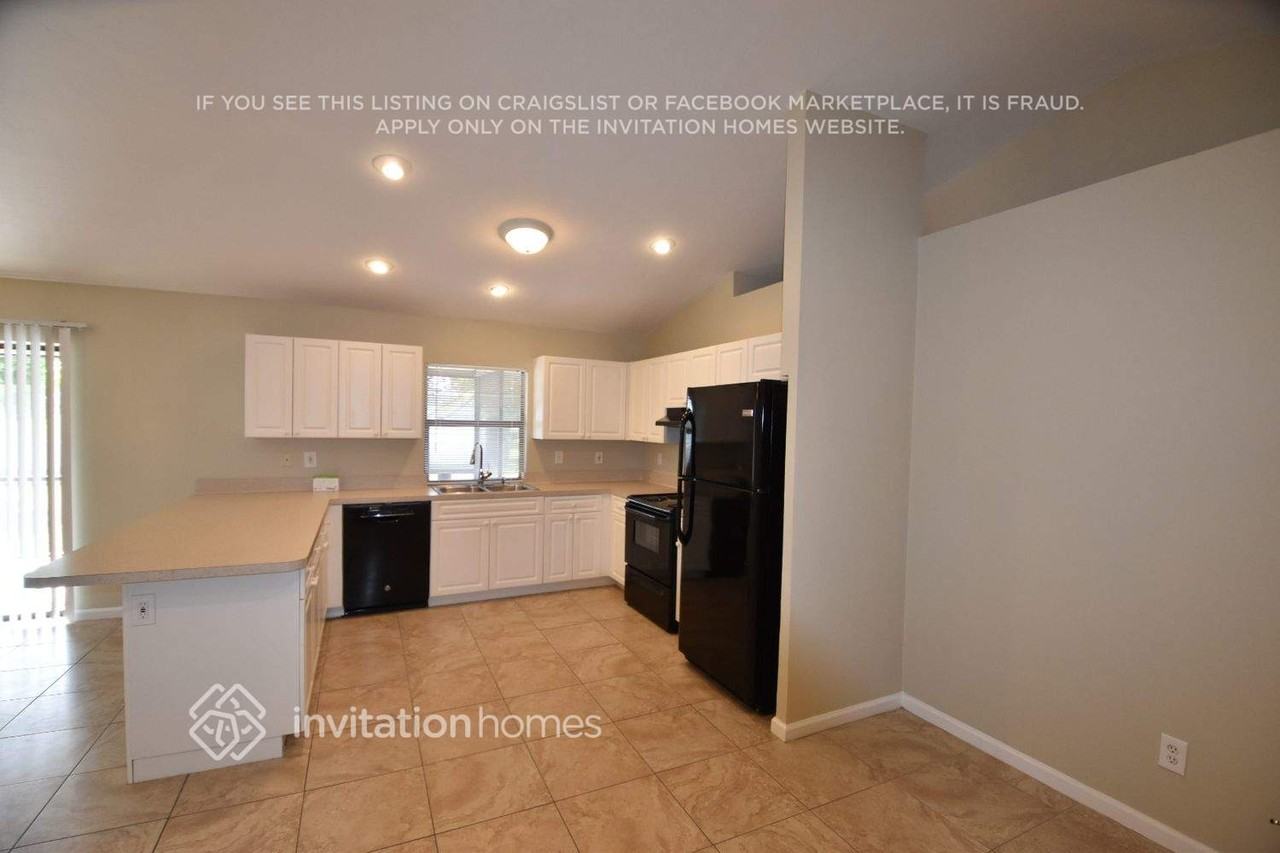 214 Se 5th Pl - Photo 3 of 14