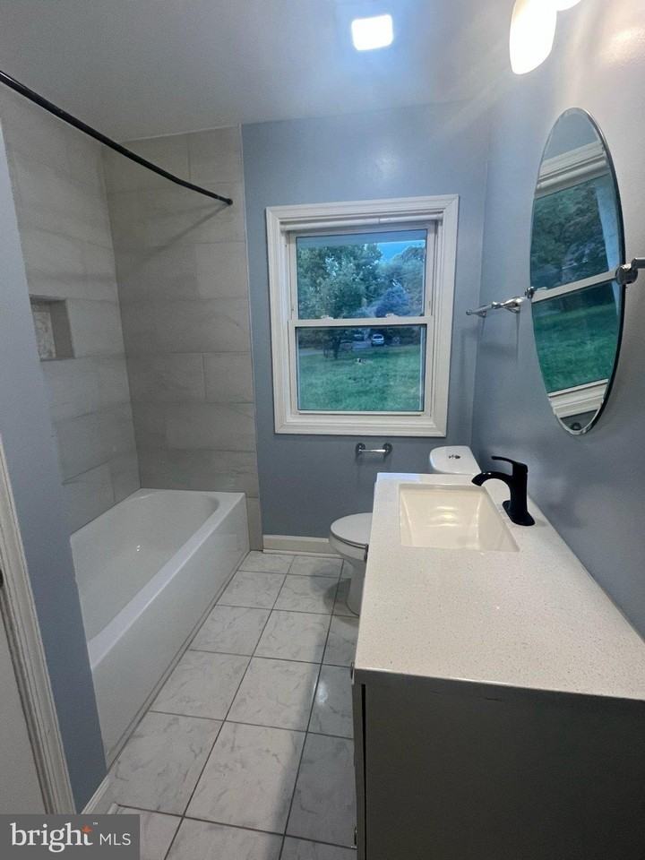 5100 Suitland Rd - Photo 7 of 18