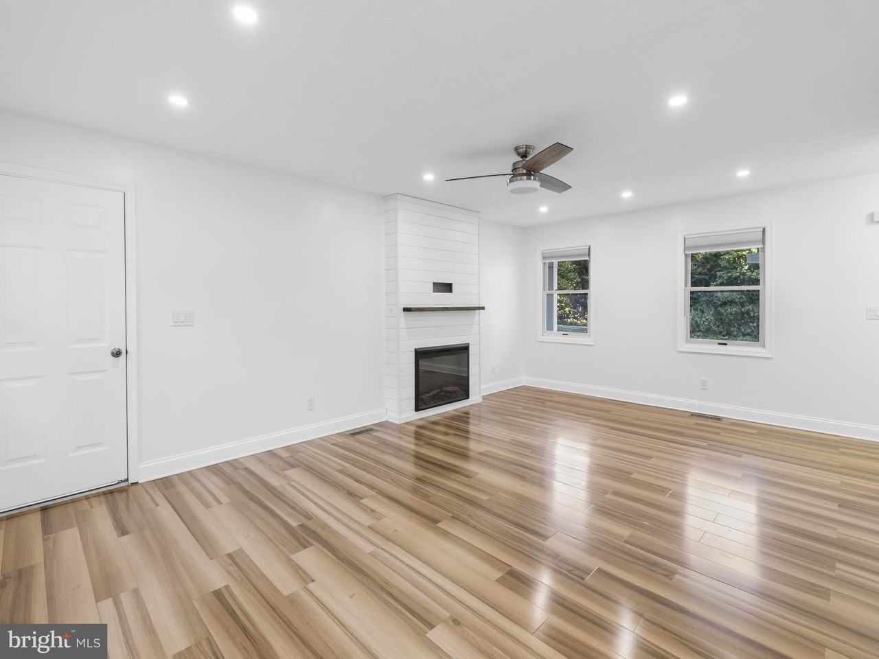 43439 Little Cliffs Rd - Photo 7 of 29