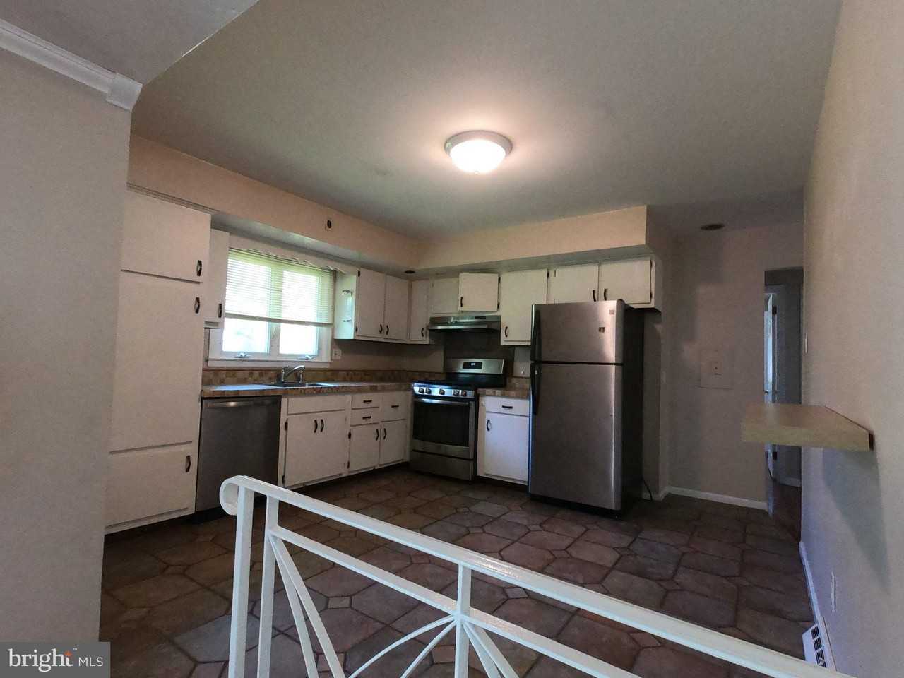 436 Suffolk Dr - Photo 5 of 39