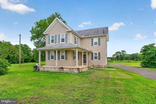 2424 Main Rd - Photo 1 of 1
