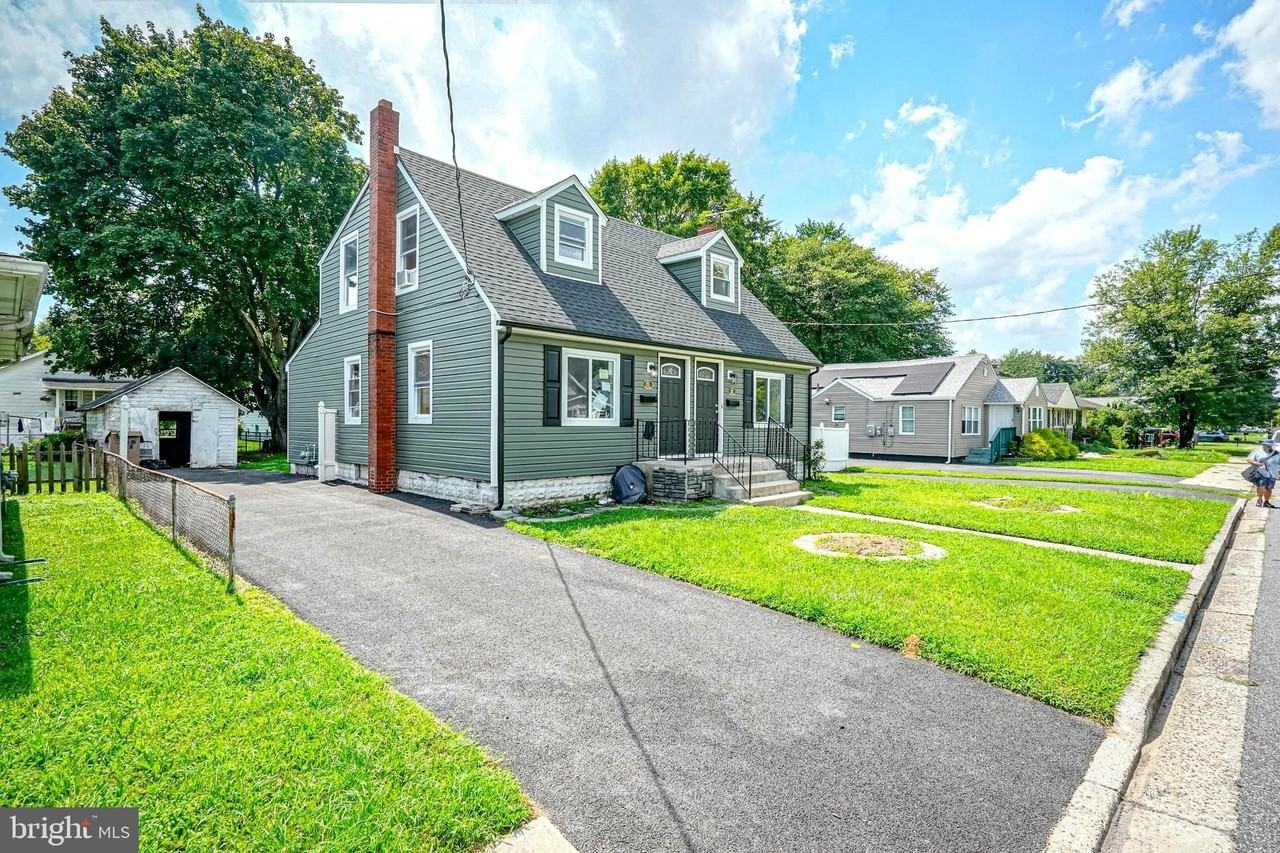 21 & 23 HARDING Avenue - Photo 2 of 43