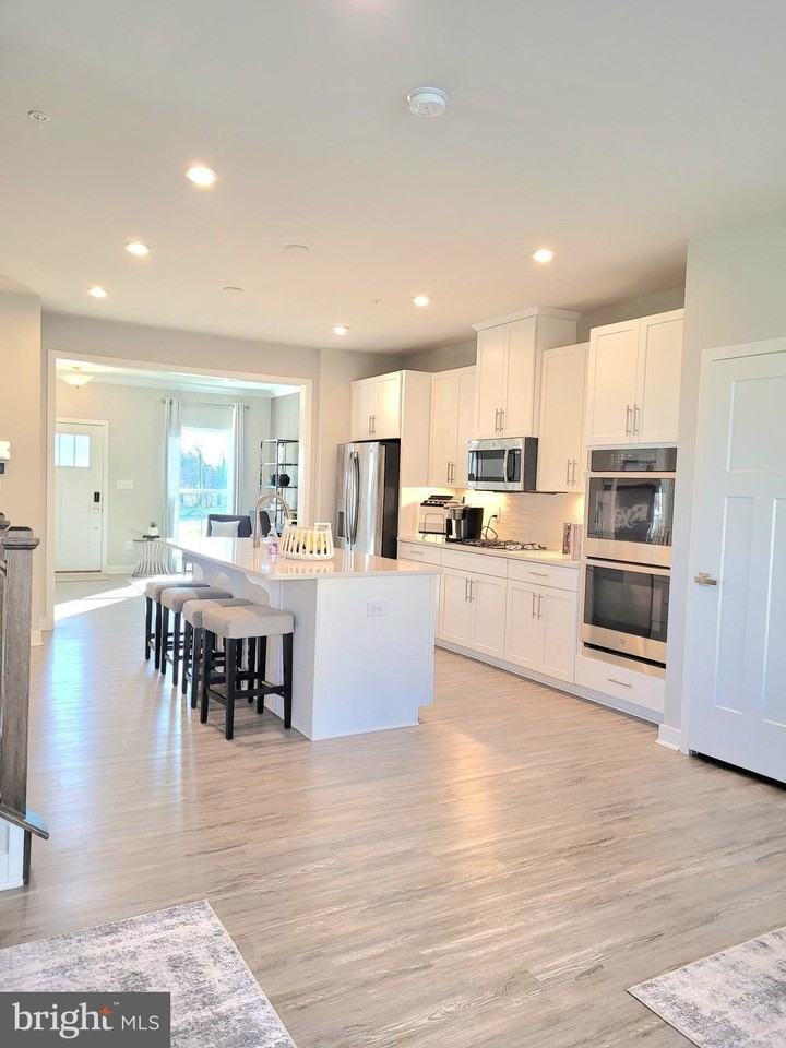 830 Fountain Trl - Photo 3 of 27