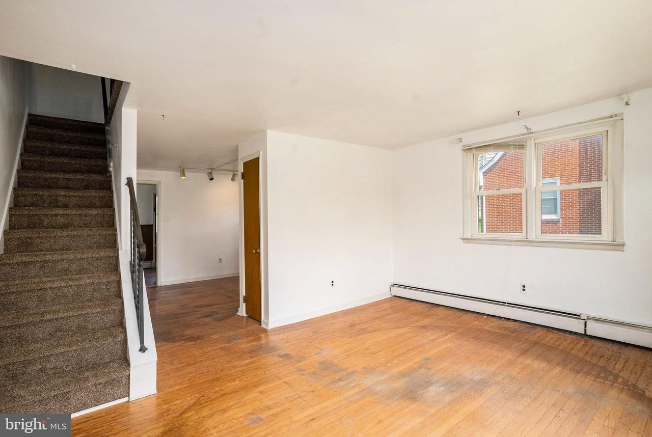 819 W 4th St - Photo 7 of 35
