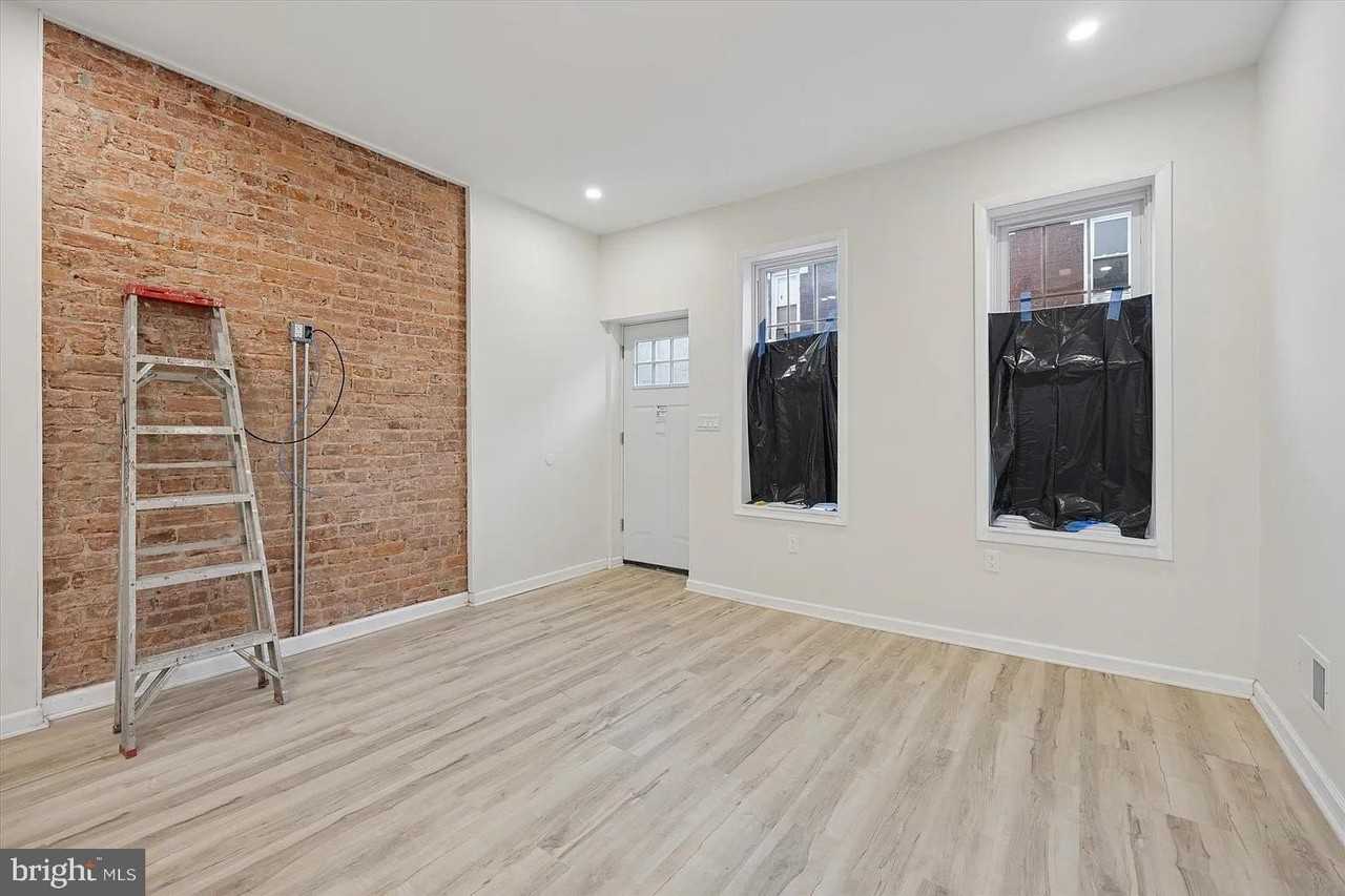 2615 Earp St - Photo 5 of 25