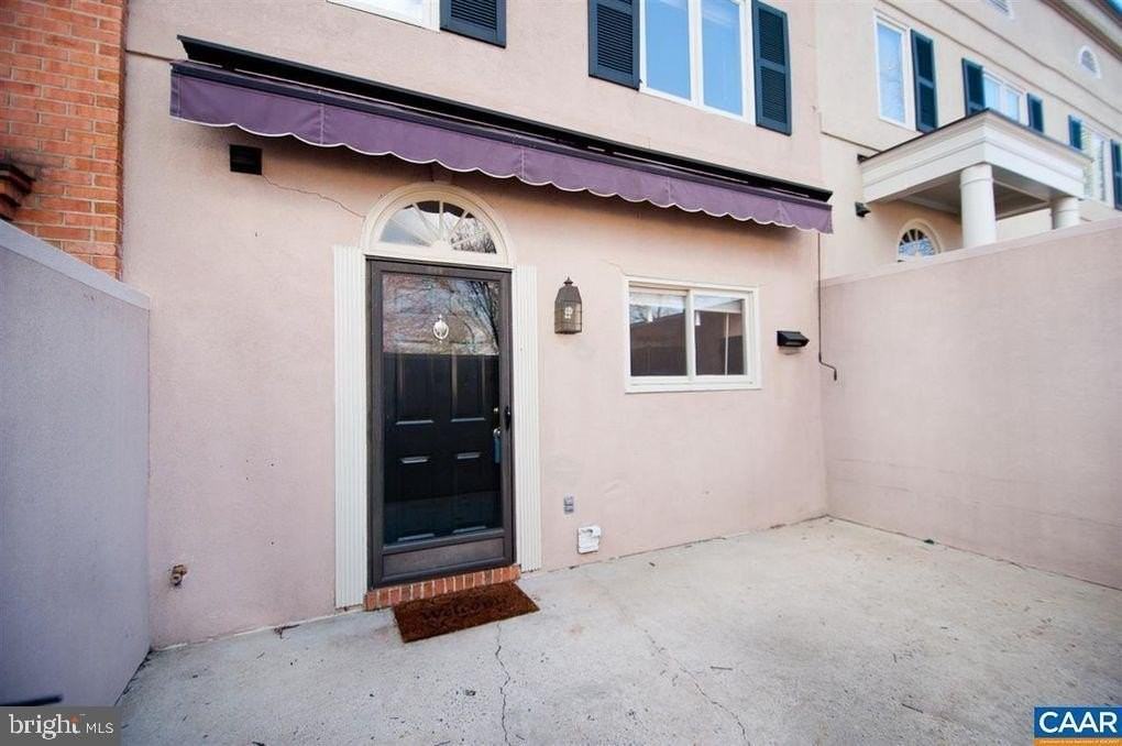 1566 Garden Ct - Photo 2 of 19